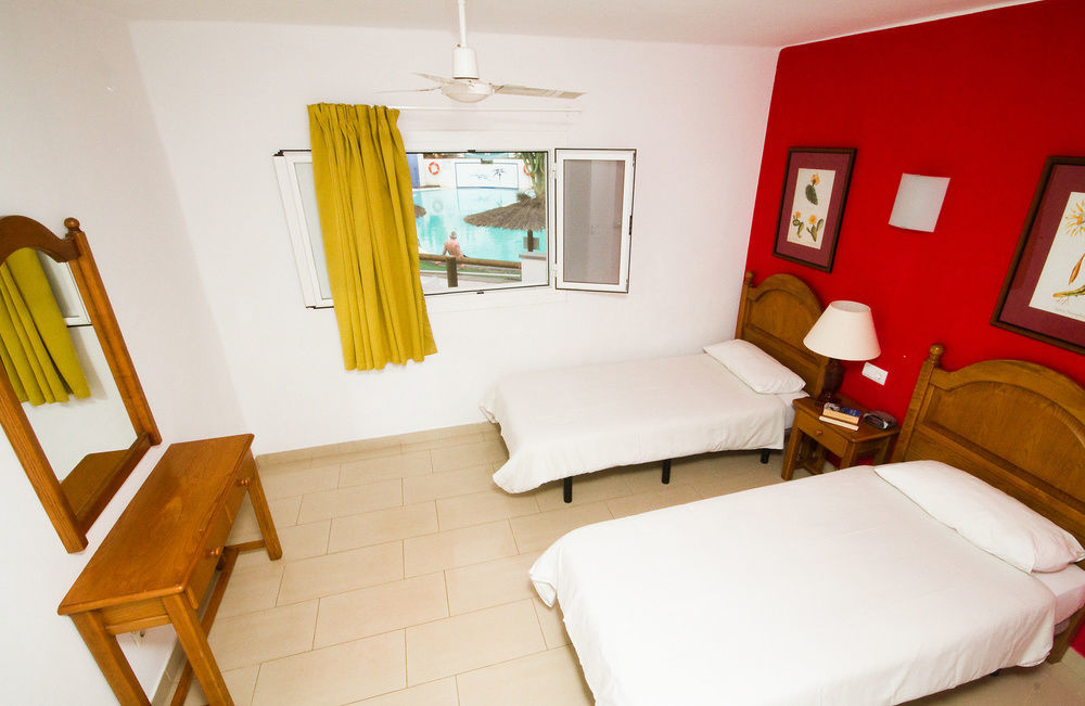 อปาร์ตาเมนโตส ปาร์เก ทรอปิคัล เอน ลันซาโรเต Aparthotel ปูแอร์โตเดลคาร์เมน ภายนอก รูปภาพ