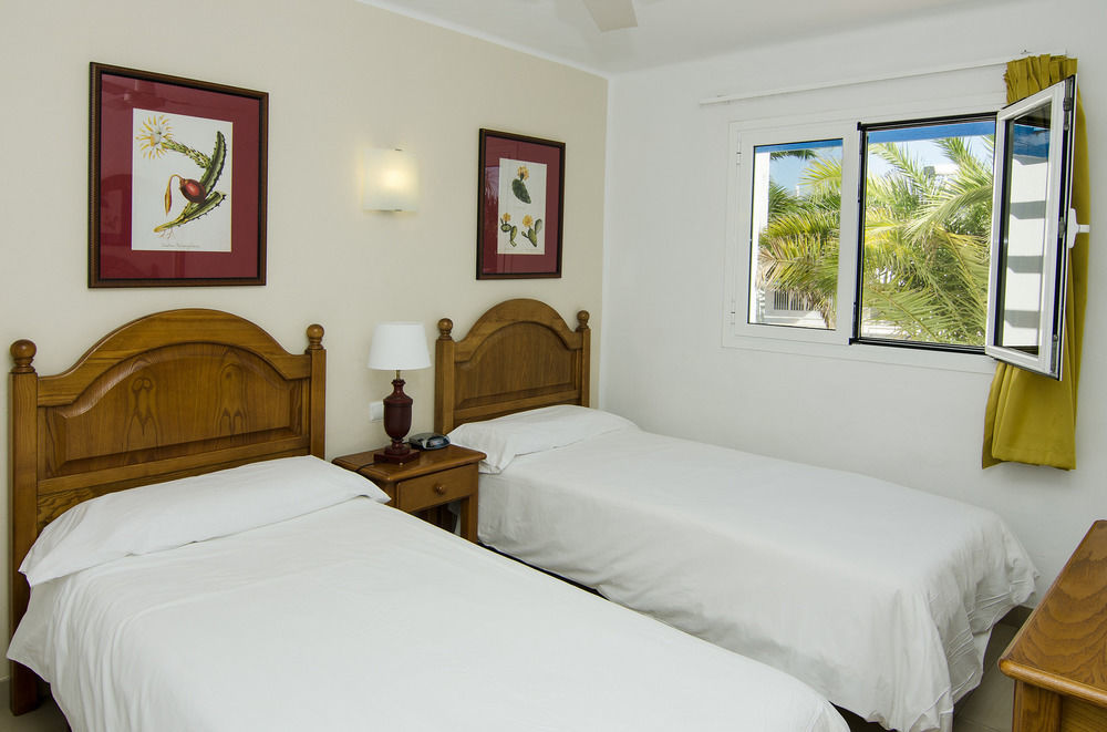 อปาร์ตาเมนโตส ปาร์เก ทรอปิคัล เอน ลันซาโรเต Aparthotel ปูแอร์โตเดลคาร์เมน ภายนอก รูปภาพ